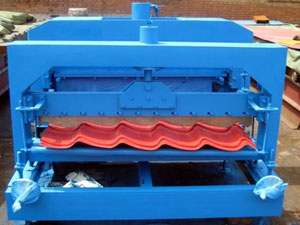 1100型偏弧琉璃瓦壓型設(shè)備