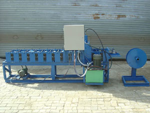 廣告牌扣板機(jī)